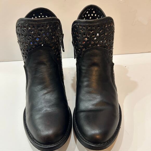 Circle G Black Cutout Leather Ankle Boots Western Zip Block Heel Size 7 Country - Picture 4 of 9